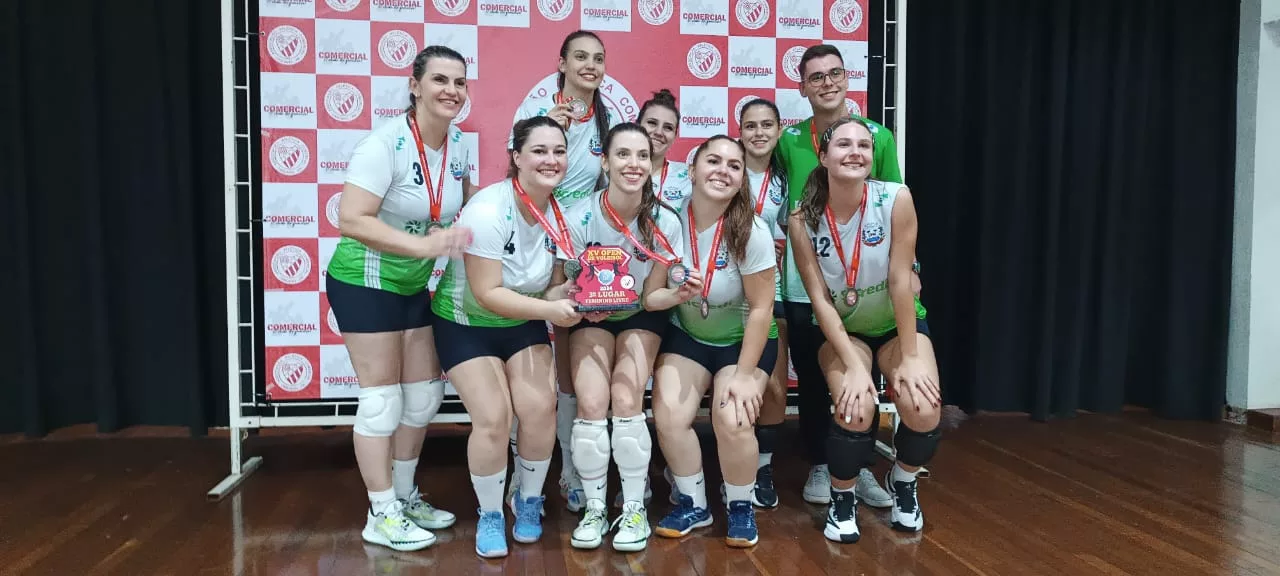 Voleibol feminino de Catanduvas conquista o 3º lugar no XV Open Comercial em Cascavel